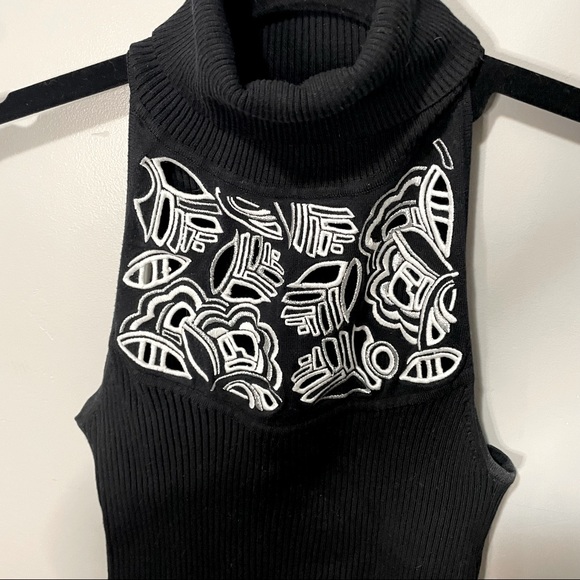 Black cut out top SM - Picture 3 of 5